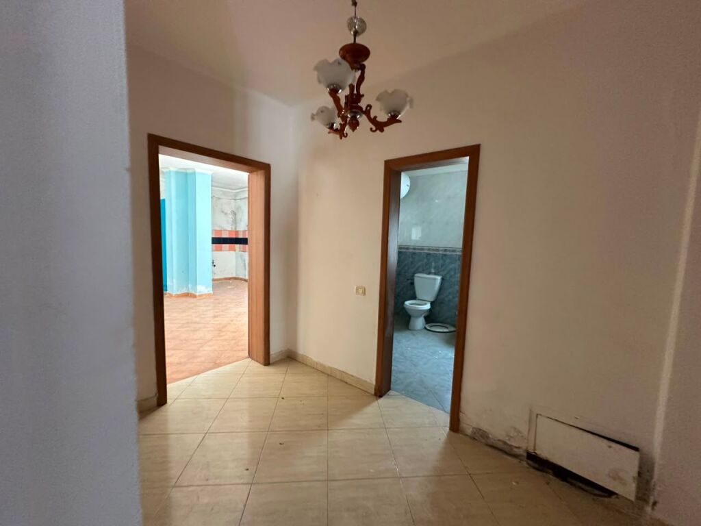 🏡 Shitet Papafingo me Sipërfaqe të Madhe – Ish Rajoni, Durrës