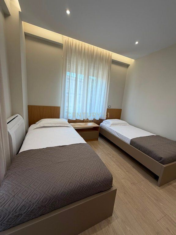 Affittasi appartamento 2+1+2 in Via Elbasani