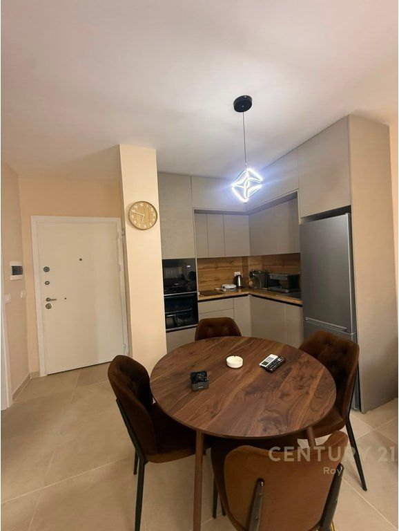 SHITET SUPER APARTAMENT 1+1 NE QENDER TE GOLEMIT!!!!!