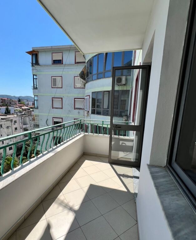 Affitto | Apartament 2 + 1 | Ish Tregu Elektrik | 450 €/mese
