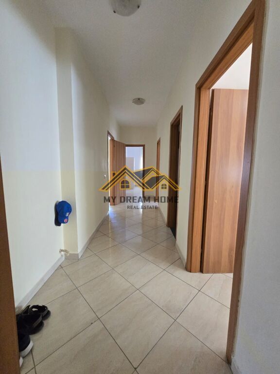 JEPET ME QIRA APARTAMENT 3+1+2 NE QENDER TE DURRESIT