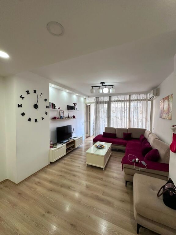 SHITET APARTAMENT 3+1+2 NE ZONEN E ISH RAJONIT, DURRES