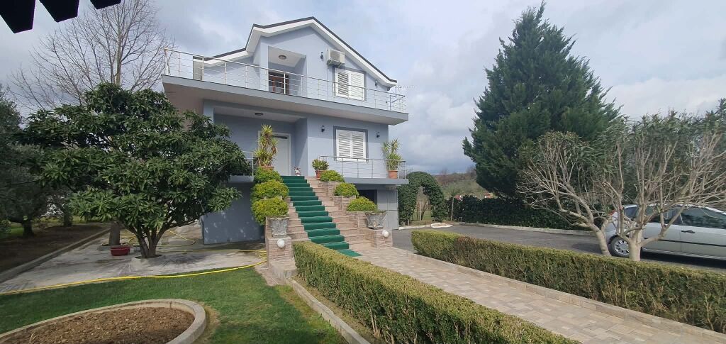 FOR SALE 3-STOREY VILLA  10 000 M2 LAND, VORE