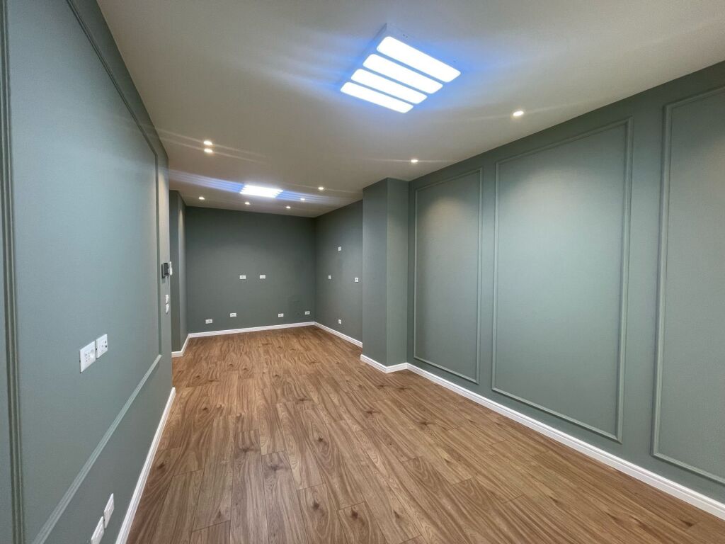 Zyre per qira tek Lake View Residence
