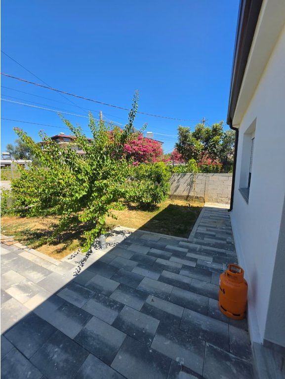 Shtëpi Me Qira në plazhin e Durrësit - 800€ neto | 189 m²