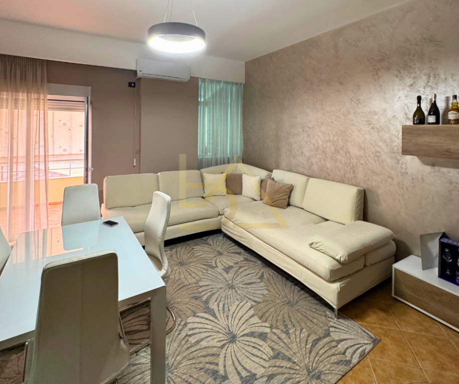 Apartament 1+1 për Shitje – Lungomare, Vlorë