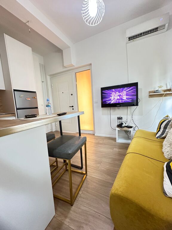Jepet me qira 1+1 i vogel rezidenca Mangalem/Ali Dem,35.000Leke