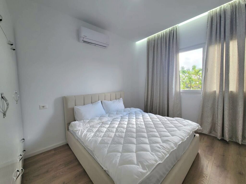 Jepet Me Qera: Shtëpi Private ( 1 Kateshe Me Oborr ) 2+1 ** Teg - Rr. E Vilave - 100% I Ri, Cilesi Premium | Jepet Bosh Ose I Mobiluar ** Sipas Kerkeses | 60,000 Leke/Muaj