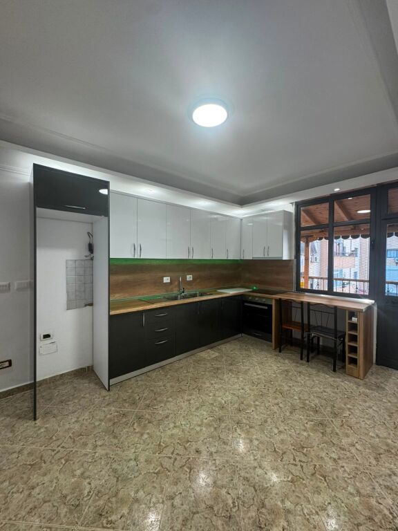Apartment 3+1+2 for Rent  55,000 lek