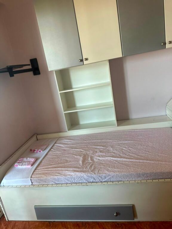 Jepet me qera 2+1 .Mobiluar ashensor ne laprake 50000 lek