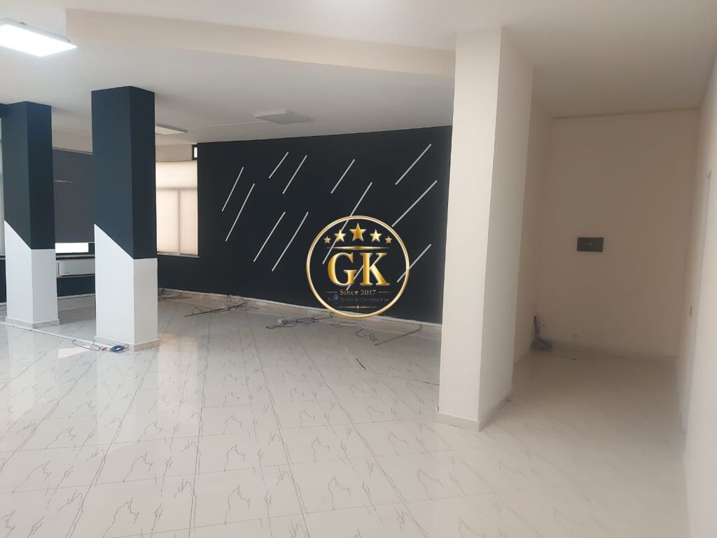 🏢 LOCALE COMMERCIALE IN AFFITTO – VICINO AL PONTE DAJLAN