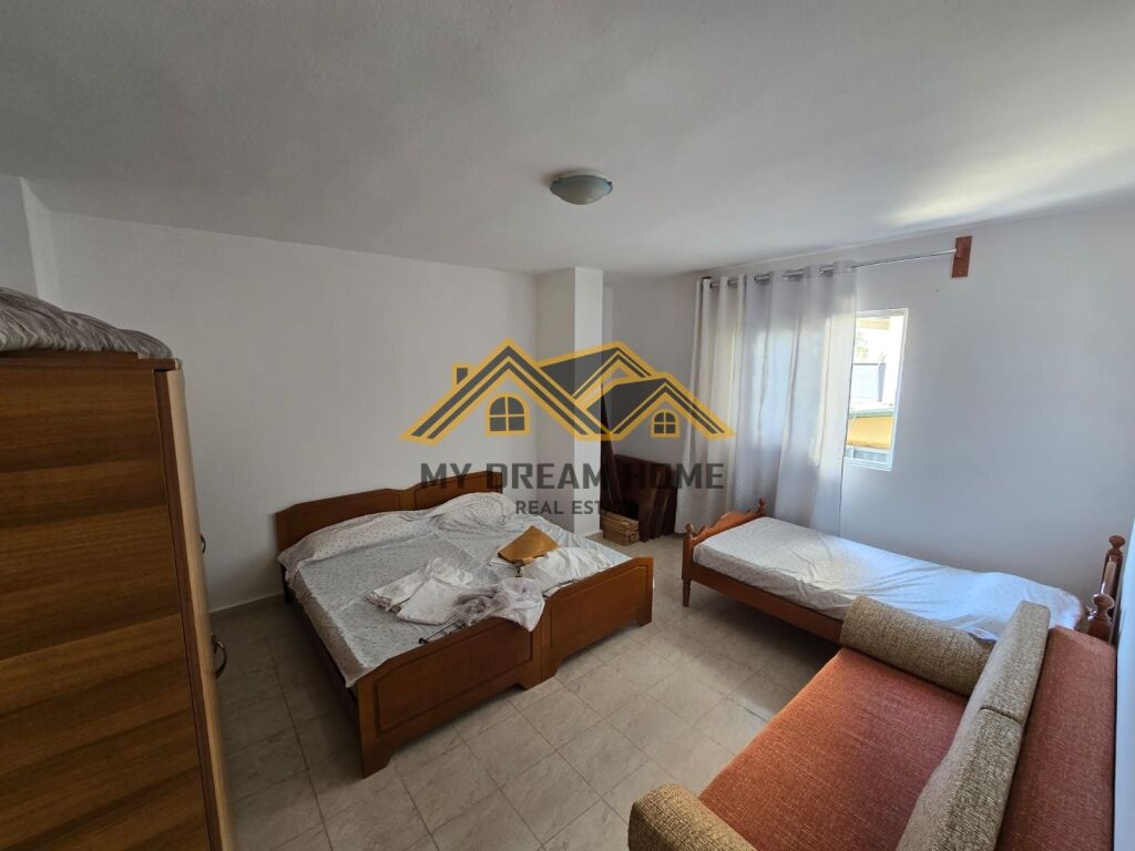 VENDESI APPARTAMENTO 1+1 SPIAGGIA DURAZZO