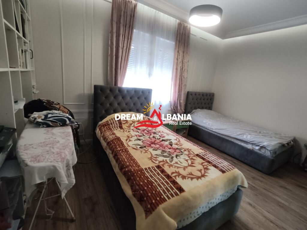 Shitet kat vile ne zonen e Ali Demit prane Rruges Myslym Lela (ID 4151222)