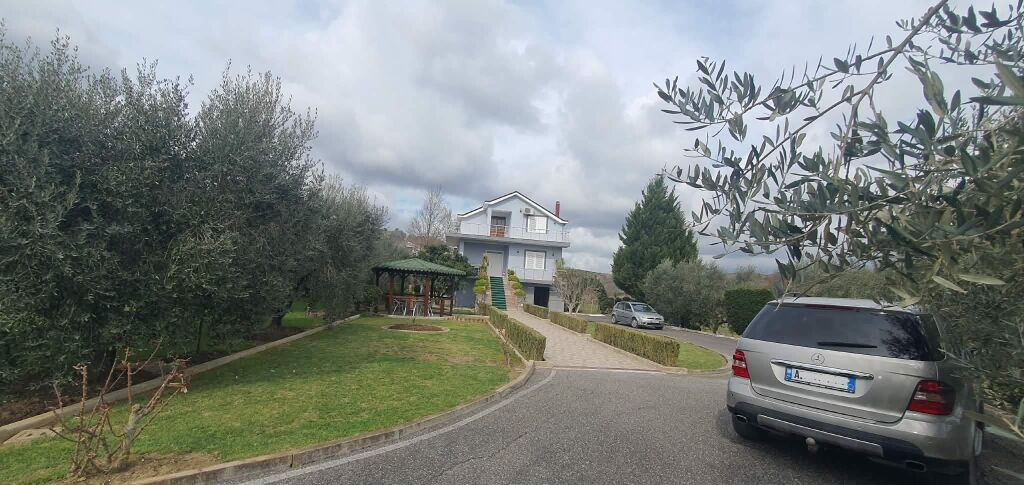 FOR SALE 3-STOREY VILLA  10 000 M2 LAND, VORE