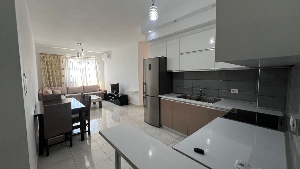 QERA APARTAMENT 2+1+2  AFER RESTORANT FRESKUT