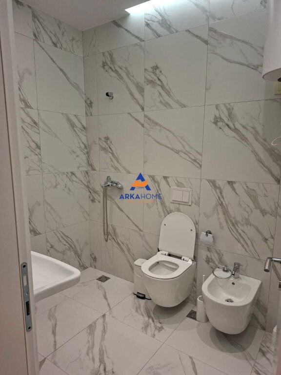 JEPET ME QIRA APARTAMENT 2+1+2 BALLKONE "GOLDEN TOWER,RRUGA MINE PEZA " 1000 EURO