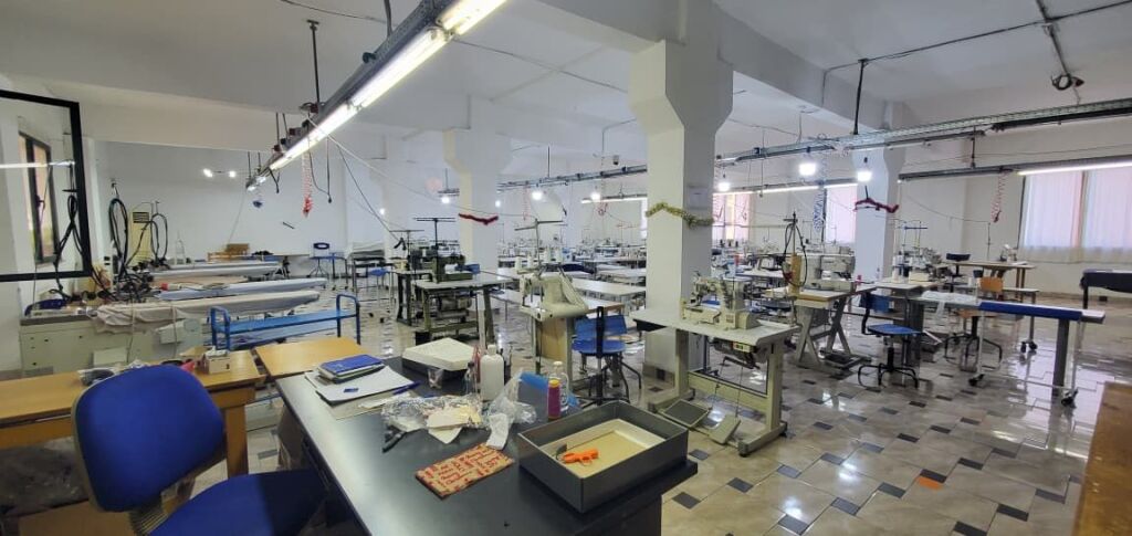 Jepet me Qera Magazinë – Siri Kodra, Tiranë