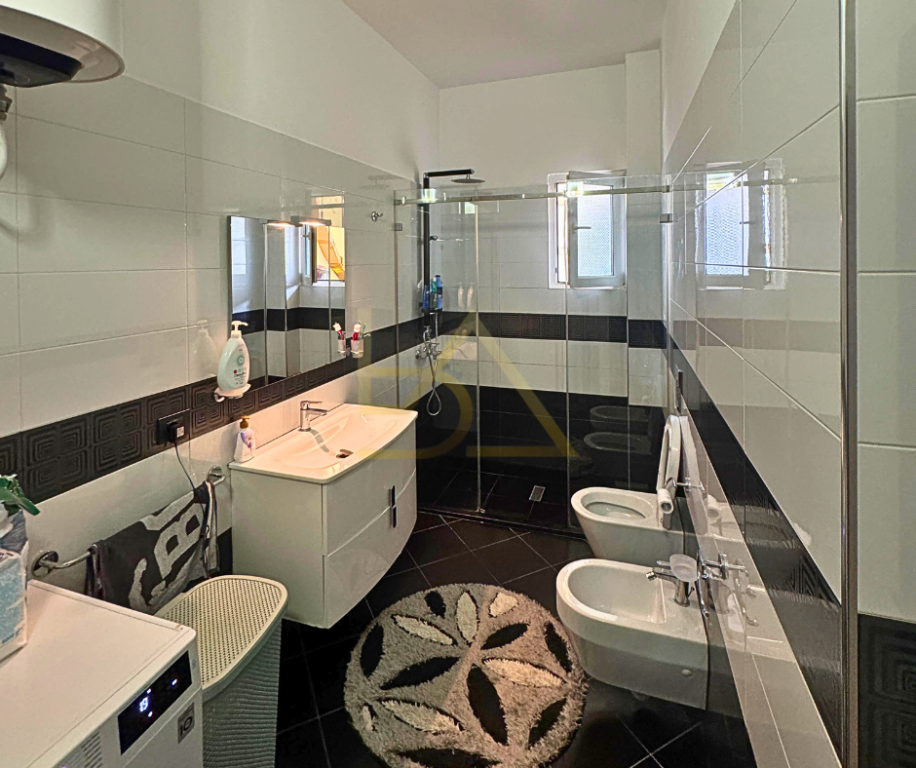 Apartament 1+1 për Shitje – Lungomare, Vlorë