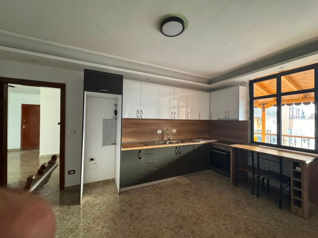 Apartment 3+1+2 for Rent  55,000 lek