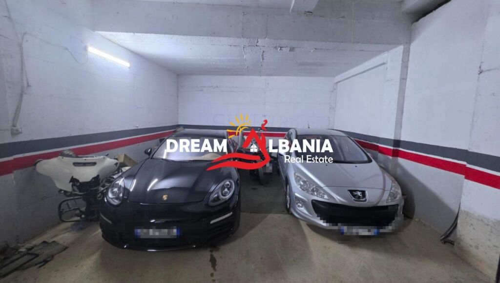 Garage for sale, with 2 parking spaces with shutter on Mine Peza Street near the Prosecutor's Office, Tirana (ID 4181130)
