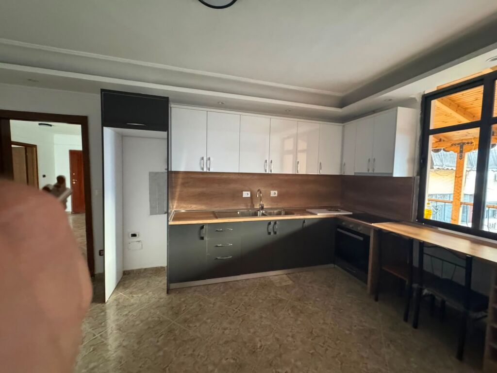 Apartment 3+1+2 for Rent  55,000 lek