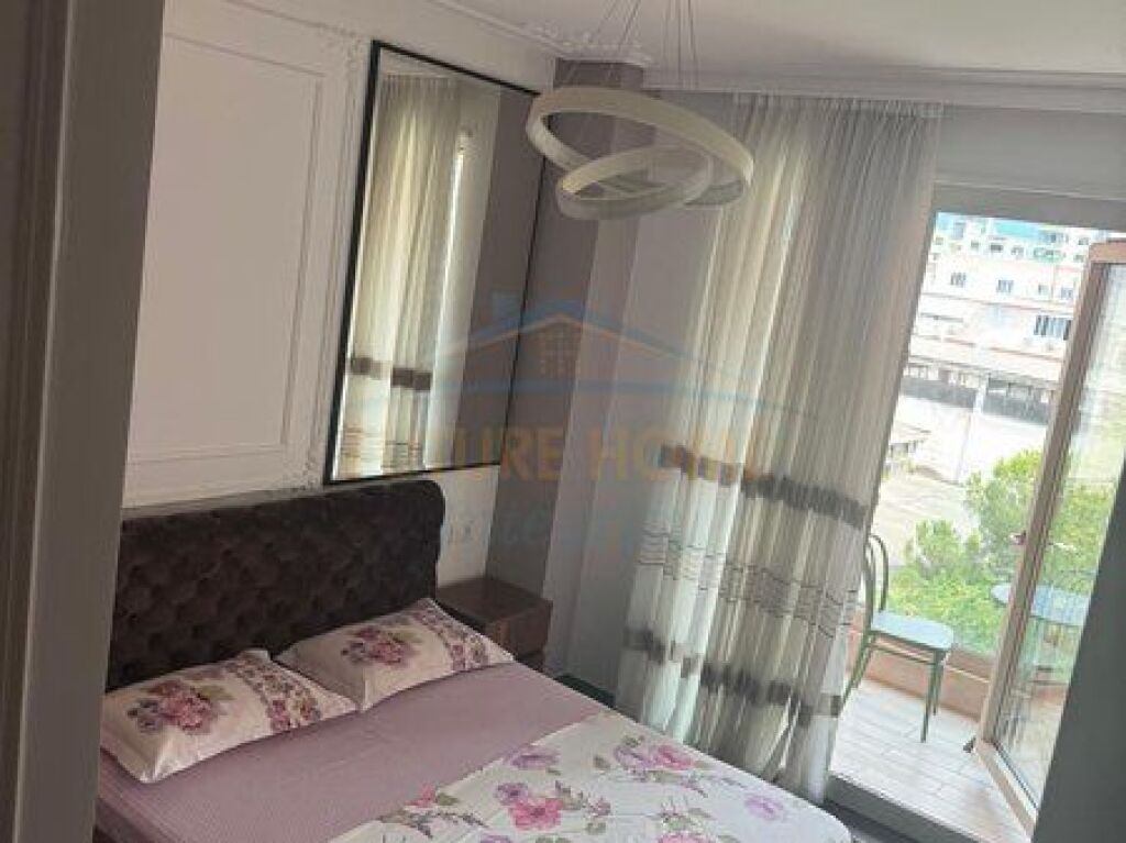 Rent, Apartment 3+1+2 Parking Spaces, Zogu i Zi, Tirana.