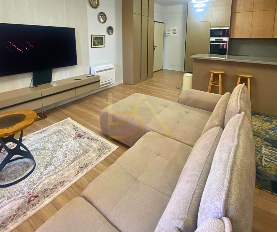 Apartment 3+1+2 for Rent – Garden Building, Kavaja Street, Tirana