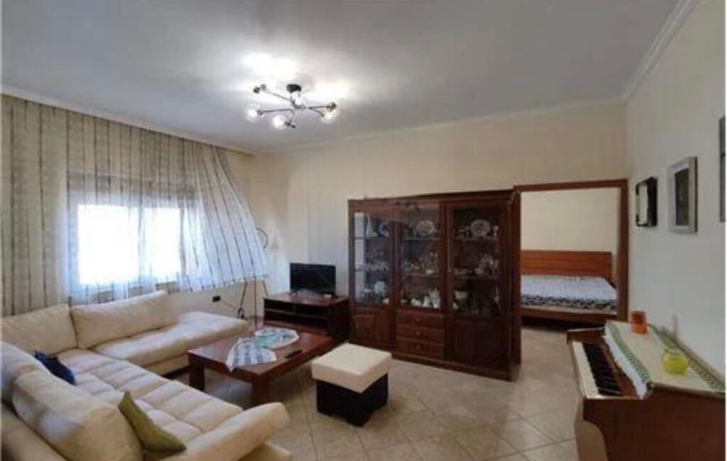 Apartment for rent 1+1 opposite Toptani Center