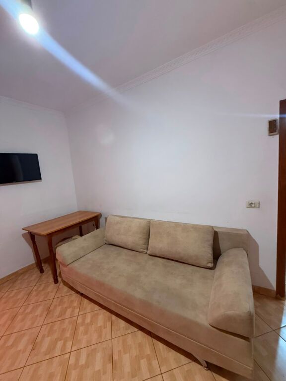 Rent | Apartament 1 + 1 | Xhamlliku | 400 €/month