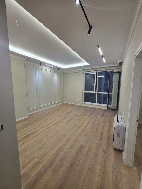 Rent | Ambjent Biznesi | Komuna e Parisit | 600 €/month