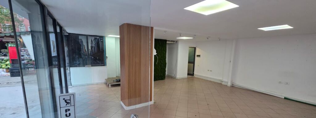 Rent | Ambjent Biznesi, Duplex | 21 Dhjetori | 800 €/month