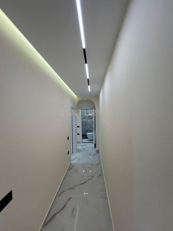 AMB. AMERIKANE, DUPLEX 2+1+2 FOR RENT