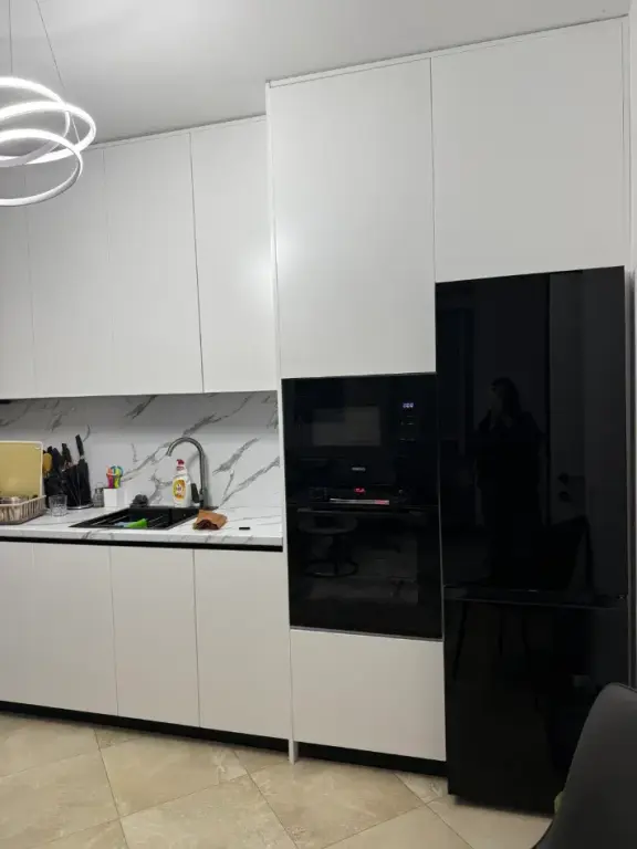 Rent | Apartament 2 + 1 | Rruga e Barrikadave | 800 €/month
