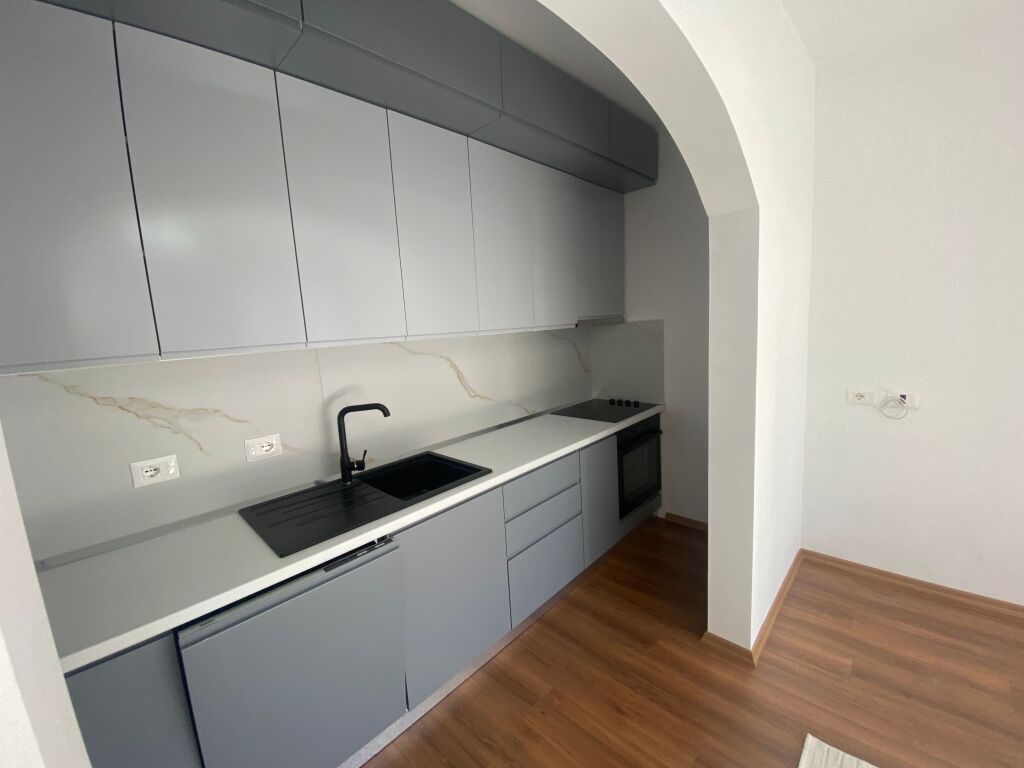 Apartament 2+1 për qera në Fresk !