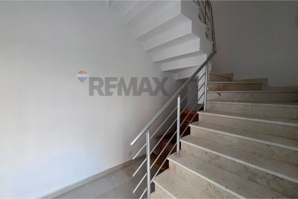 DUPLEX IN VENDITA PRESSO LA RESIDENZA KODRA E DIELLIT!