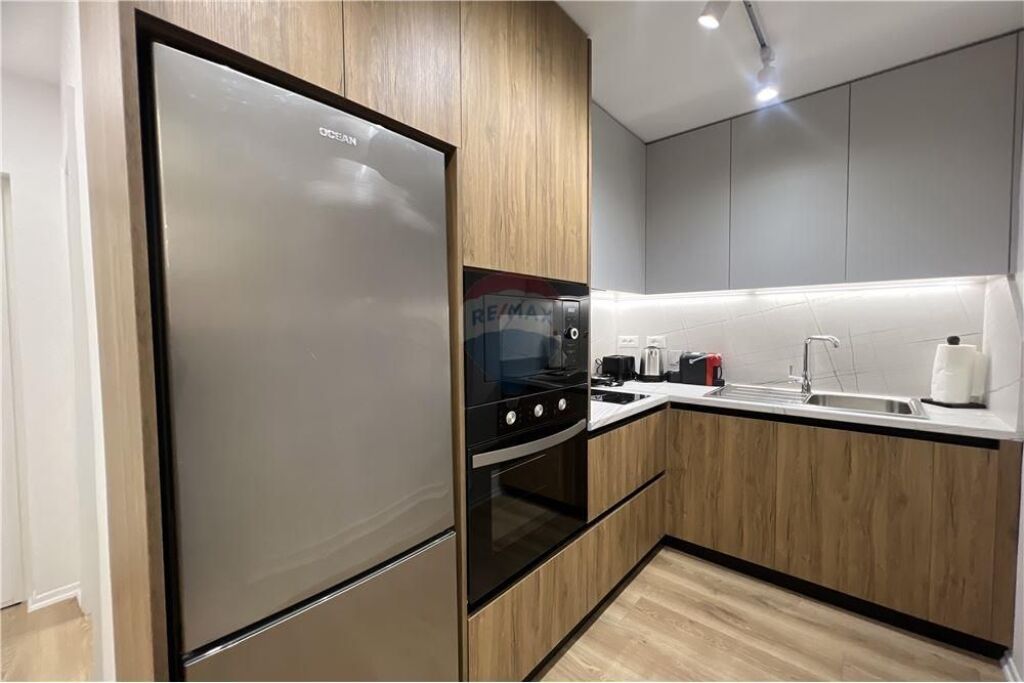 Duplex Luksoz 2+1+2 Per Qira Ne Qender!