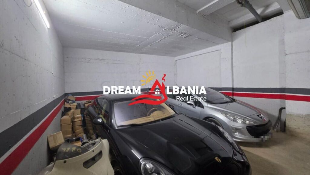 Garage for sale, with 2 parking spaces with shutter on Mine Peza Street near the Prosecutor's Office, Tirana (ID 4181130)