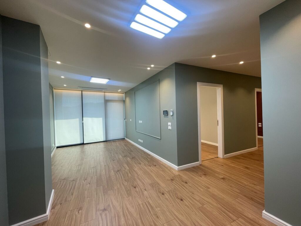 Zyre per qira tek Lake View Residence