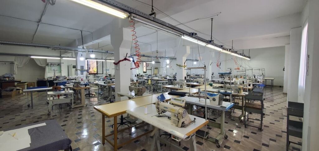 Jepet me Qera Magazinë – Siri Kodra, Tiranë