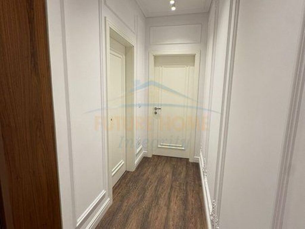 Rent, Apartment 3+1+2 Parking Spaces, Zogu i Zi, Tirana.