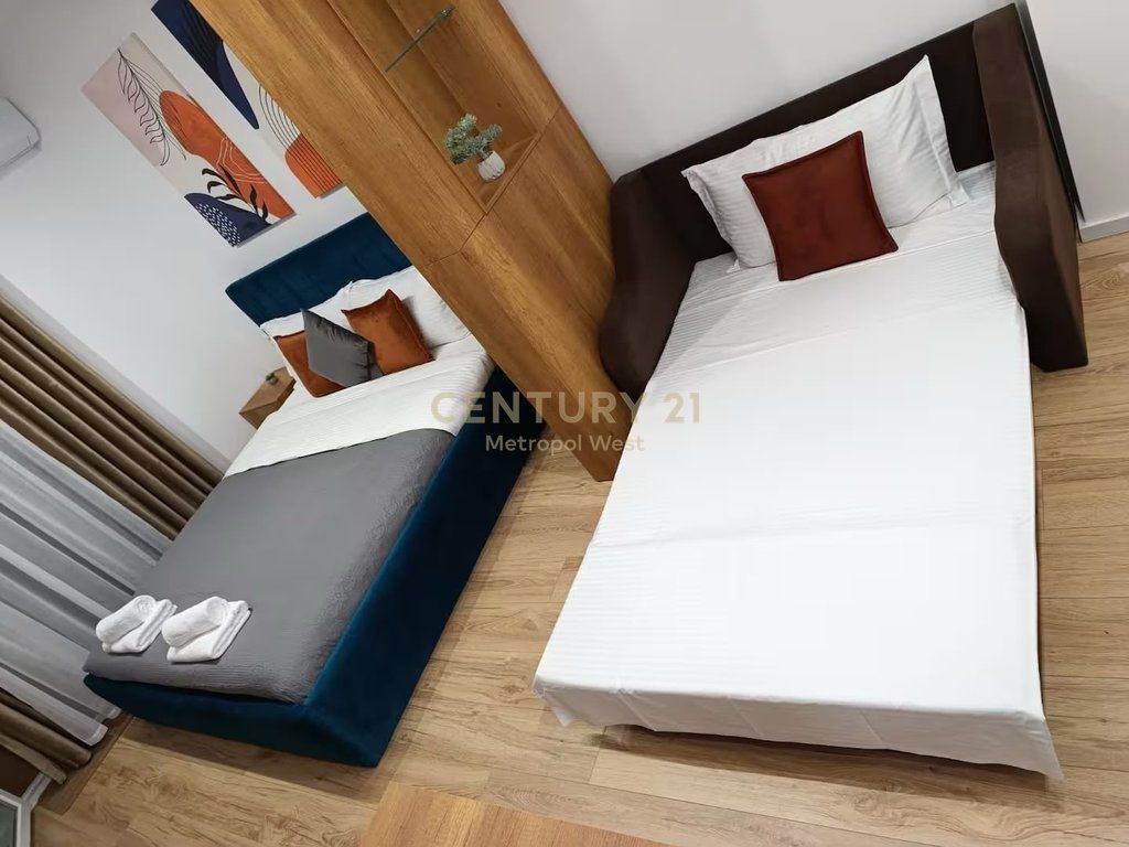 Xhamia e Tabakëve, Apartament me qira