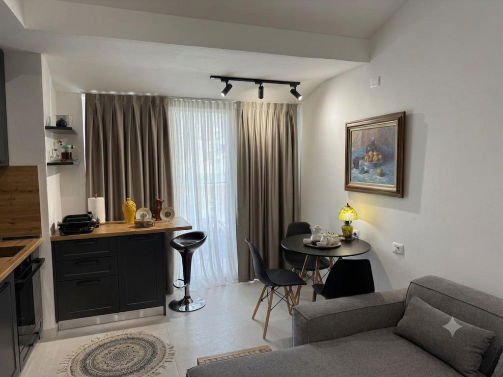 Shitet, Apartament 1+1, Fresku, Prane 2 Luaneve