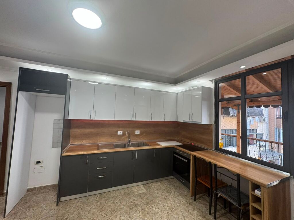 Apartment 3+1+2 for Rent  55,000 lek