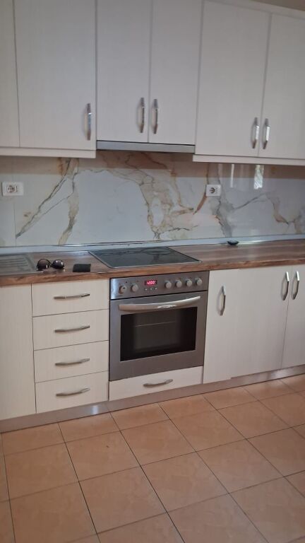 Jepet Me Qera Apartament 2+1+1 Ballkon