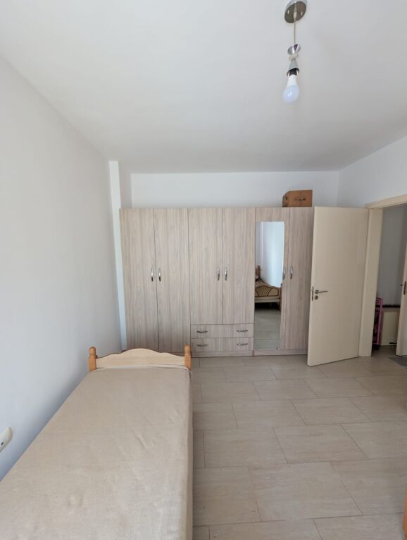 Qera | Apartament 1 + 1 | Rruga 5 Maji | 400 €/muaj