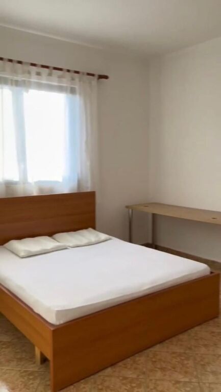 Qera | Shtëpi private 1 + 1 | Rruga Xhanfize Keko | 300 €/muaj