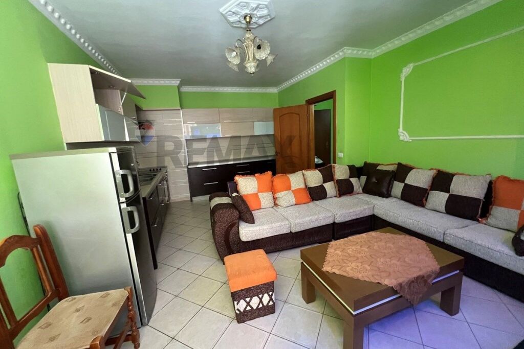 Ofrohet apartament 2+1+2 me qira Astir.