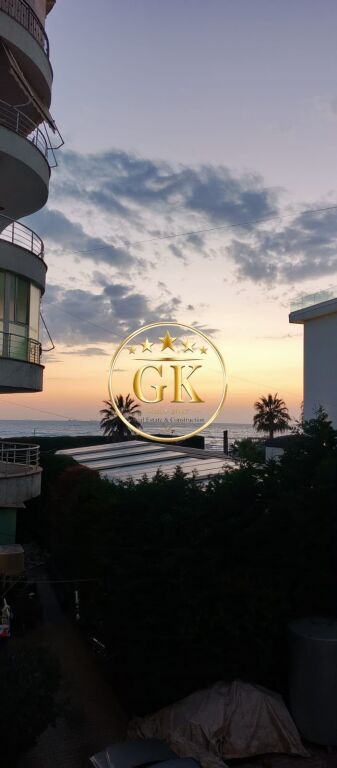 APPARTAMENTO MARE IN VENDITA 🔥 SUPER OPPORTUNITÀ DI INVESTIMENTO IN PRIMA LINEA MARITTIMA! 🌊🏡