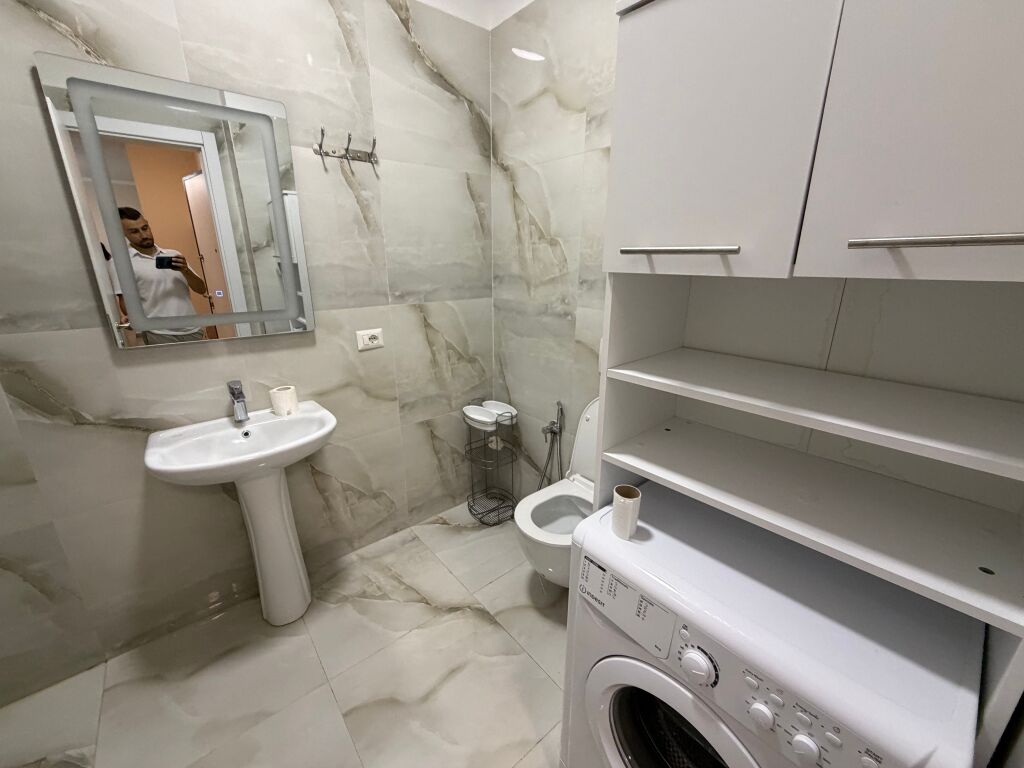 Affittasi 2+1+2+ Parcheggio