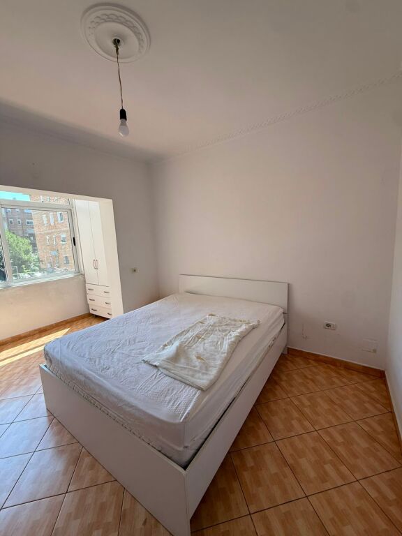 Rent | Apartament 1 + 1 | Xhamlliku | 400 €/month